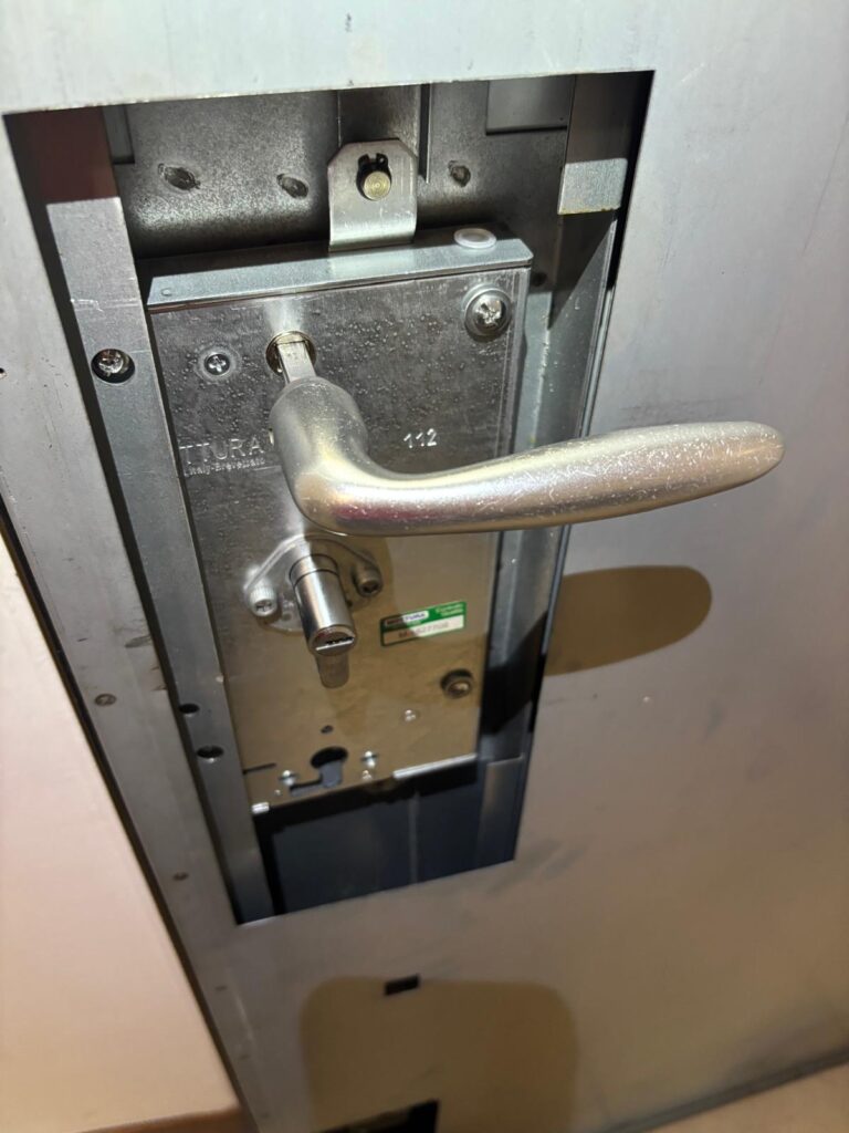 adeguamento sicurezza porta a Milano